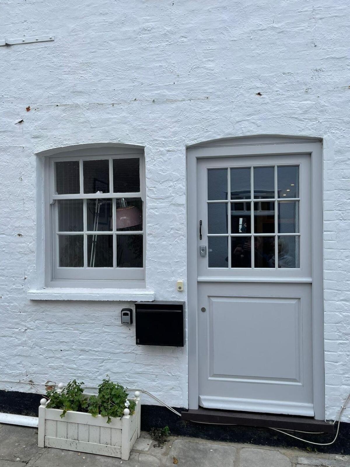 Stylish Cottage With Quay And River View Lymington Exteriör bild