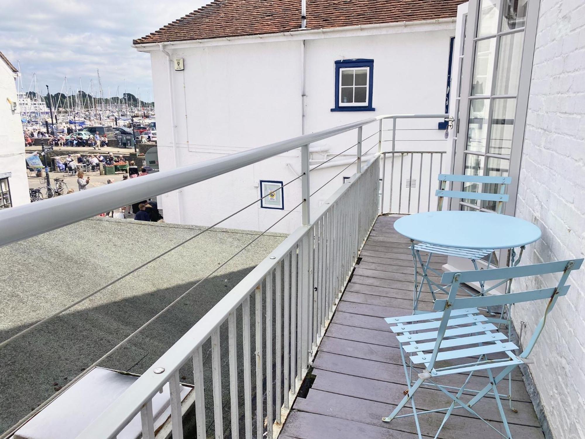Stylish Cottage With Quay And River View Lymington Exteriör bild
