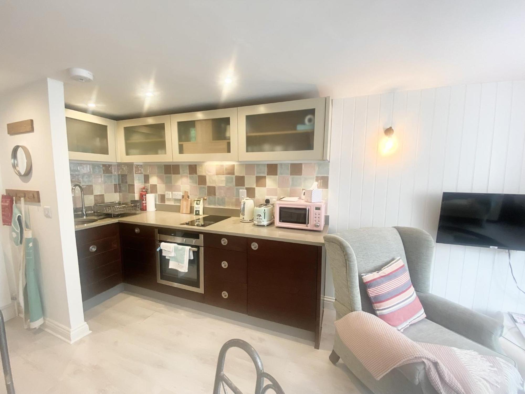 Stylish Cottage With Quay And River View Lymington Exteriör bild