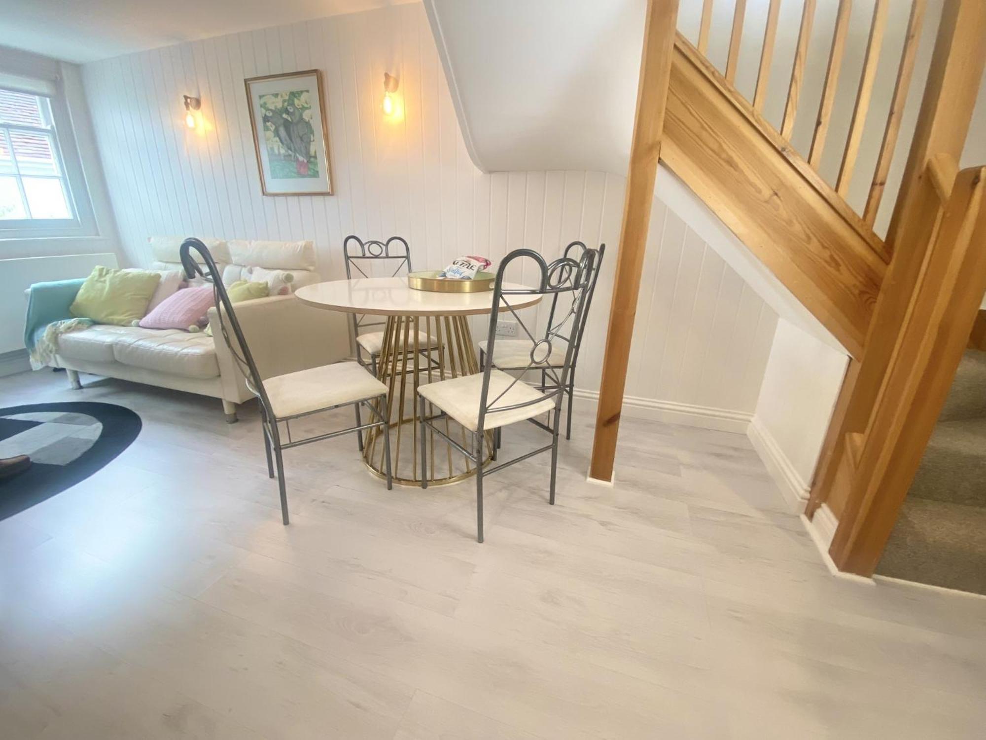 Stylish Cottage With Quay And River View Lymington Exteriör bild